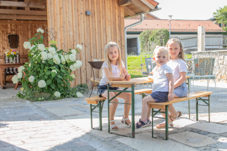 Kinder-Terrasse-scaled.jpg